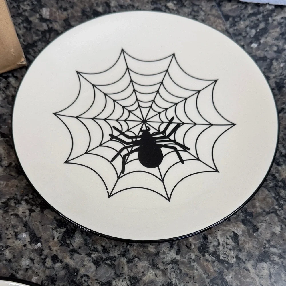 4 Halloween Themed Plates 8 inch NEW